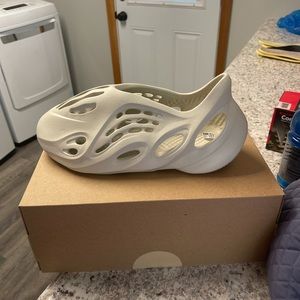 Yeezy foam runner